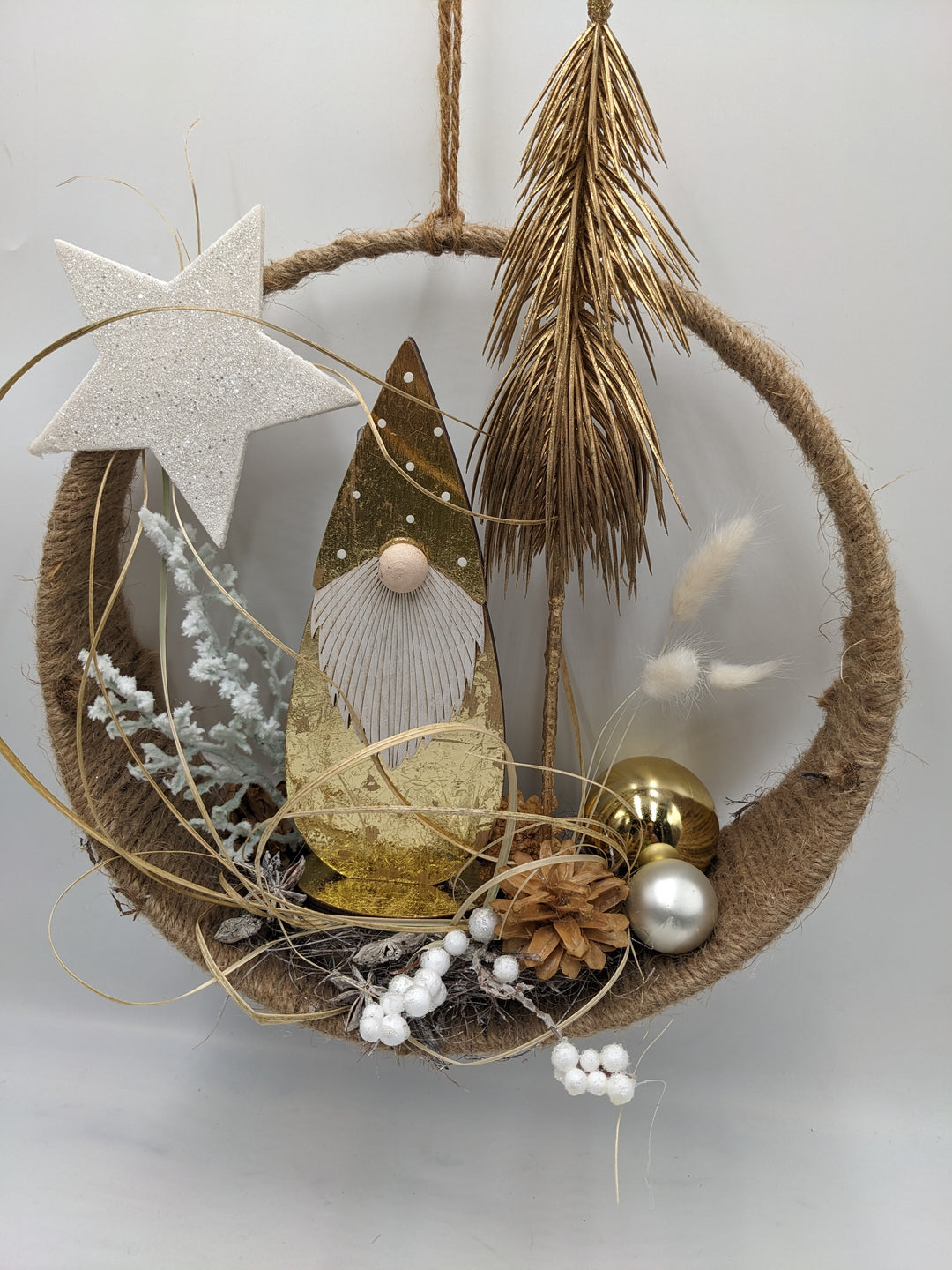 Fensterhänger Kugel Stern Weihnachtsmann gold