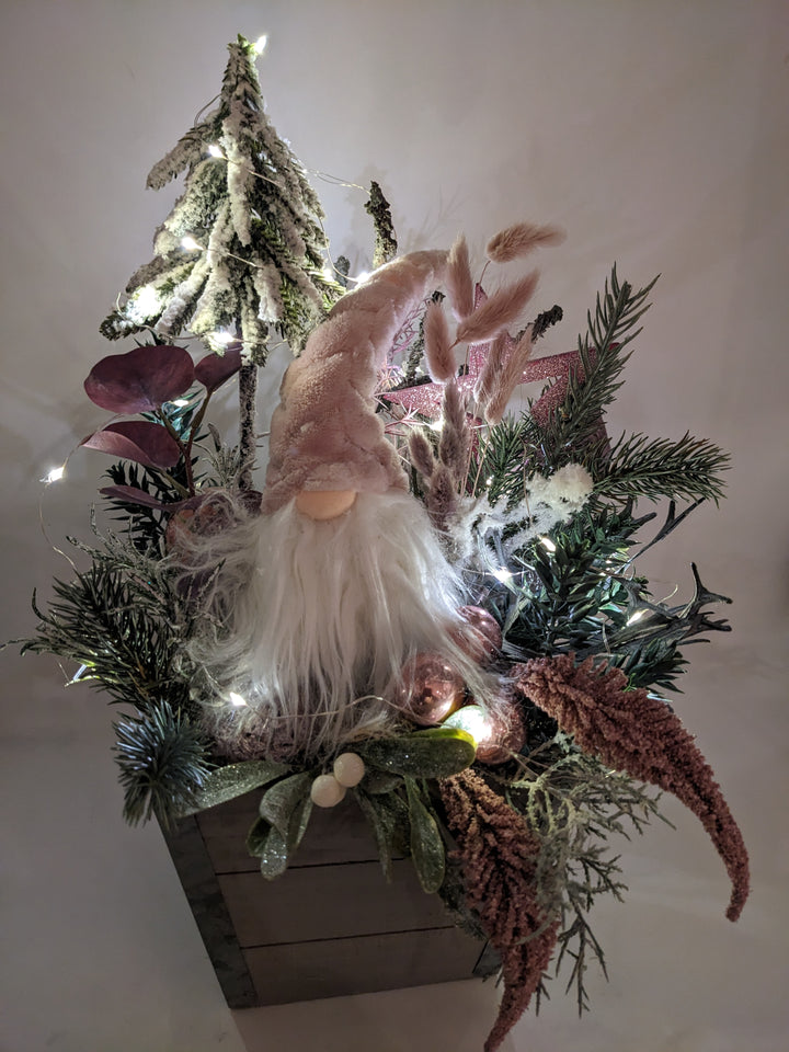 Weihnachtsgesteck LED Kugeln Wichtel Tannenbäumchen rosa