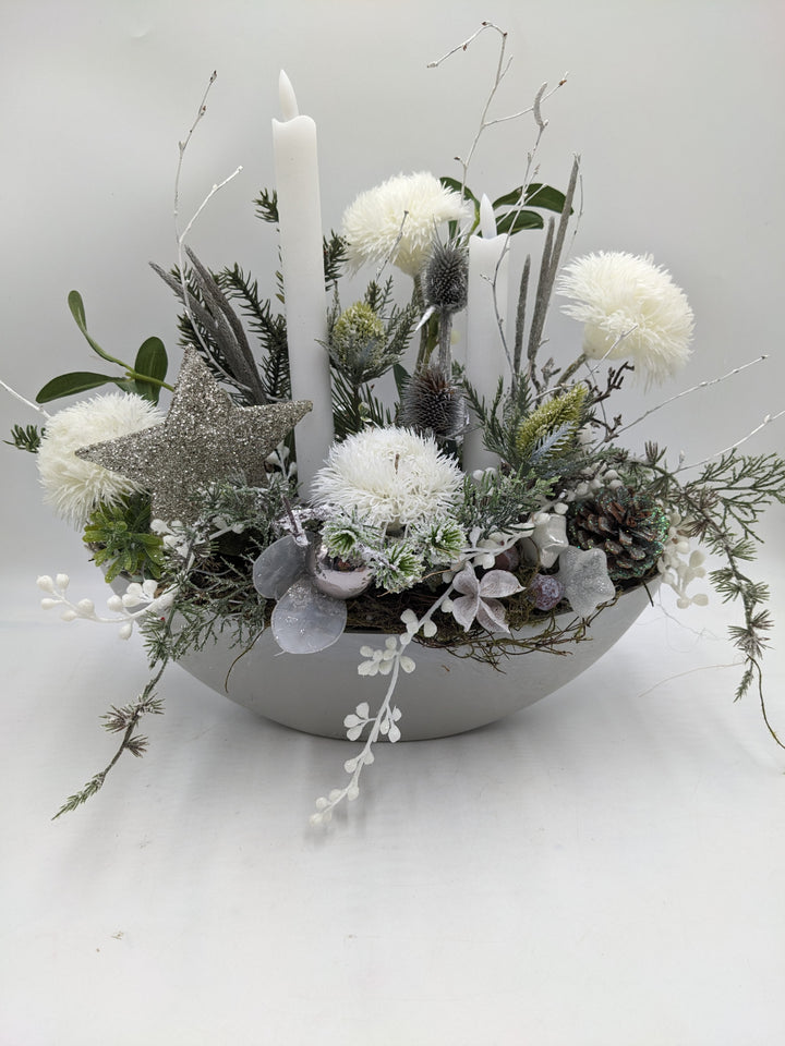 Weihnachtsgesteck LED Zapfen Stern weiß