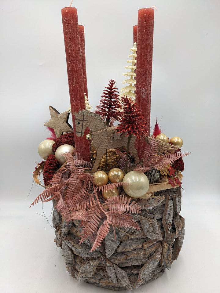 Adventsgesteck Kugel Stern Schaukelpferd weiß