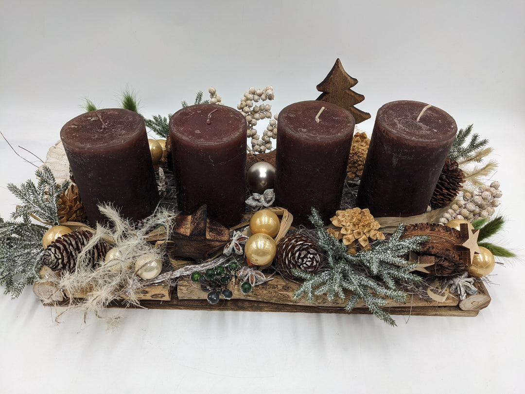 Adventsgesteck Kugel Zapfen Stern braun