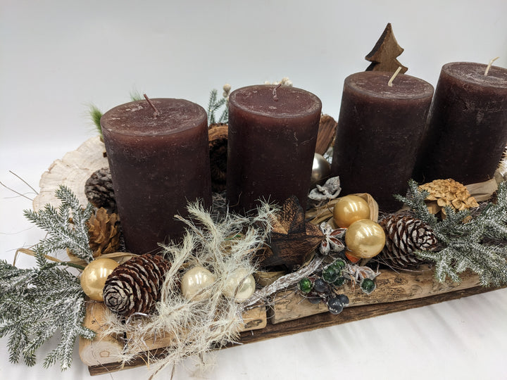 Adventsgesteck Kugel Zapfen Stern braun