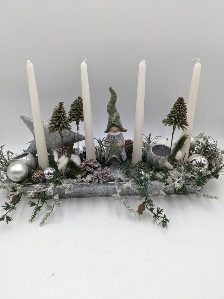 Adventsgesteck Kugel Stern Wichtel silber