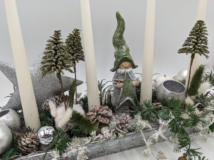 Adventsgesteck Kugel Stern Wichtel silber