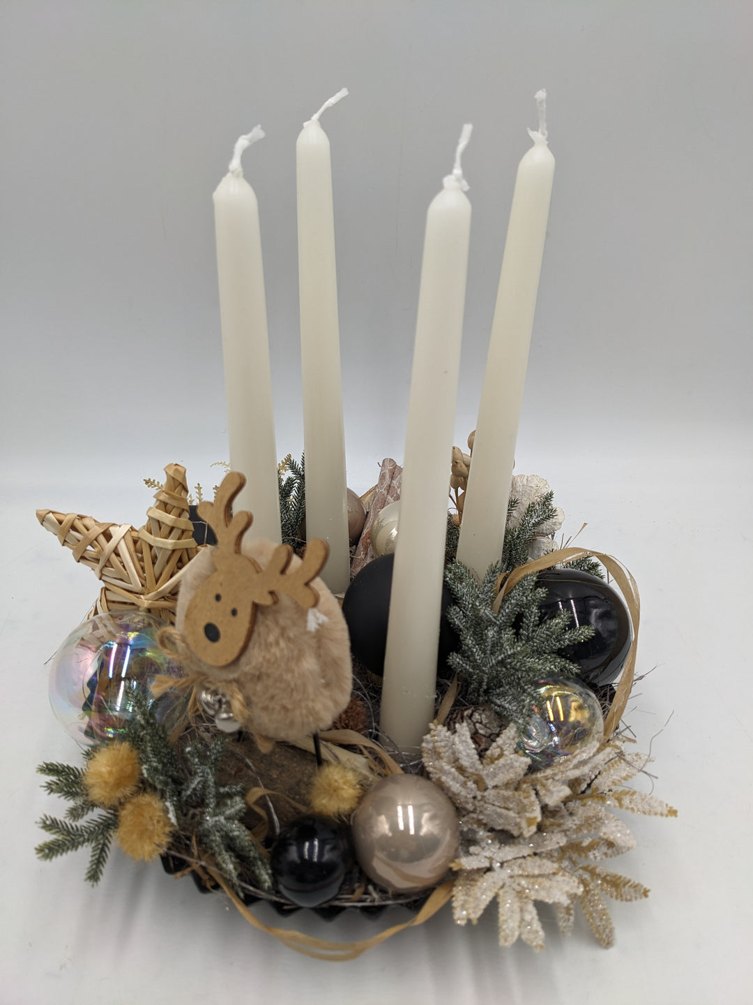 Adventsgesteck Kugel Stern Hirsch natur