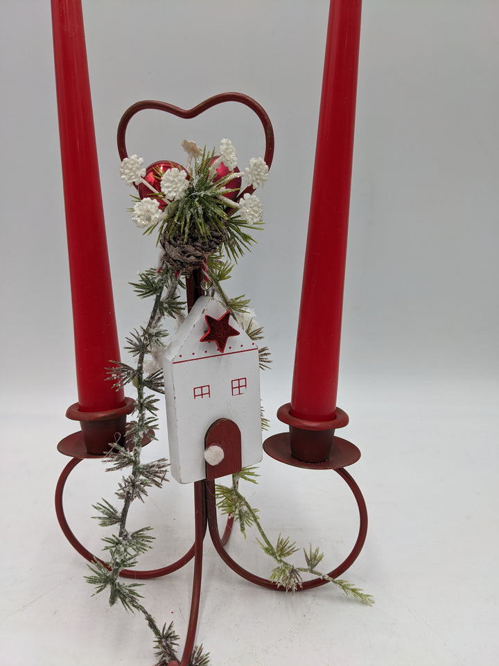 Weihnachtsgesteck Kugel Haus rot