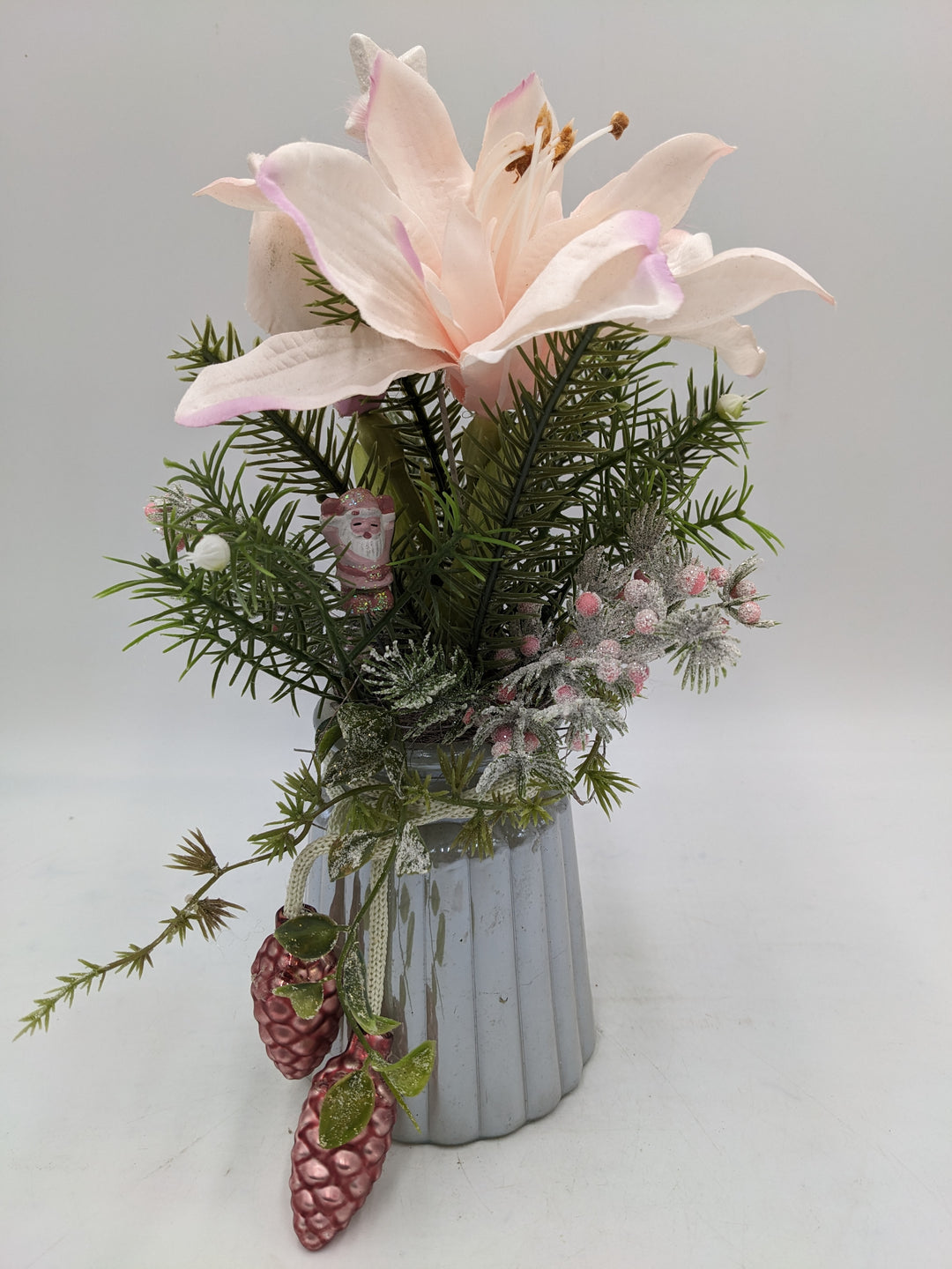 Wintergesteck Vase Amaryllis Zapfen rosa