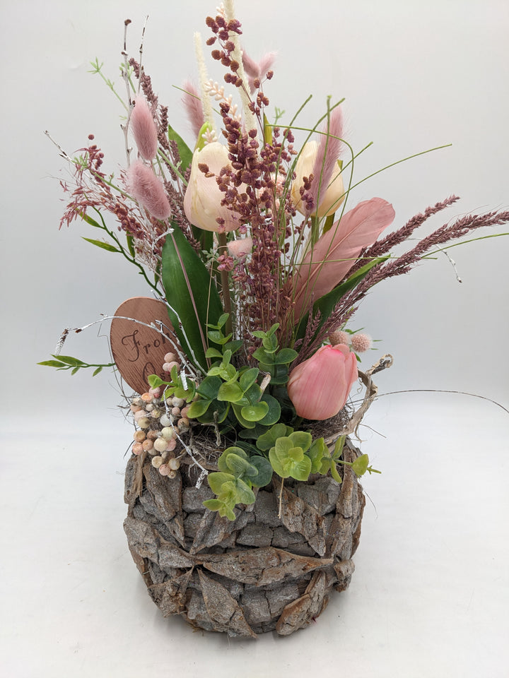 Ostergesteck Frühlingsgesteck Tulpen Gräser Feder rosa