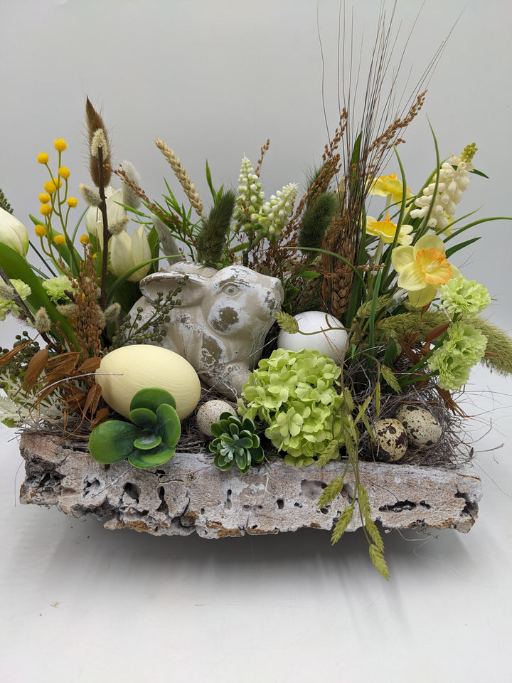 Ostergesteck Frühlingsgesteck Tulpen Hyazinthen gelb weiss