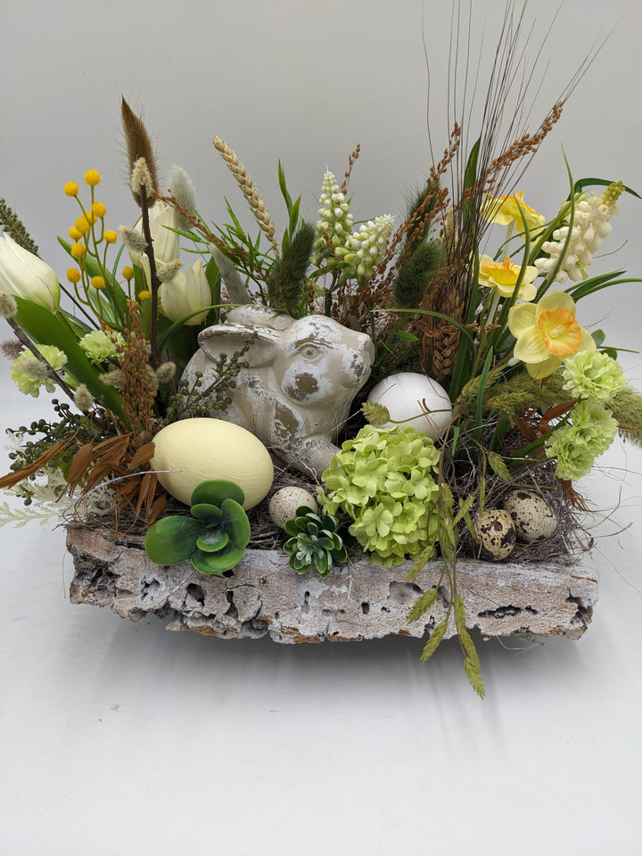 Ostergesteck Frühlingsgesteck Tulpen Hyazinthen gelb weiss