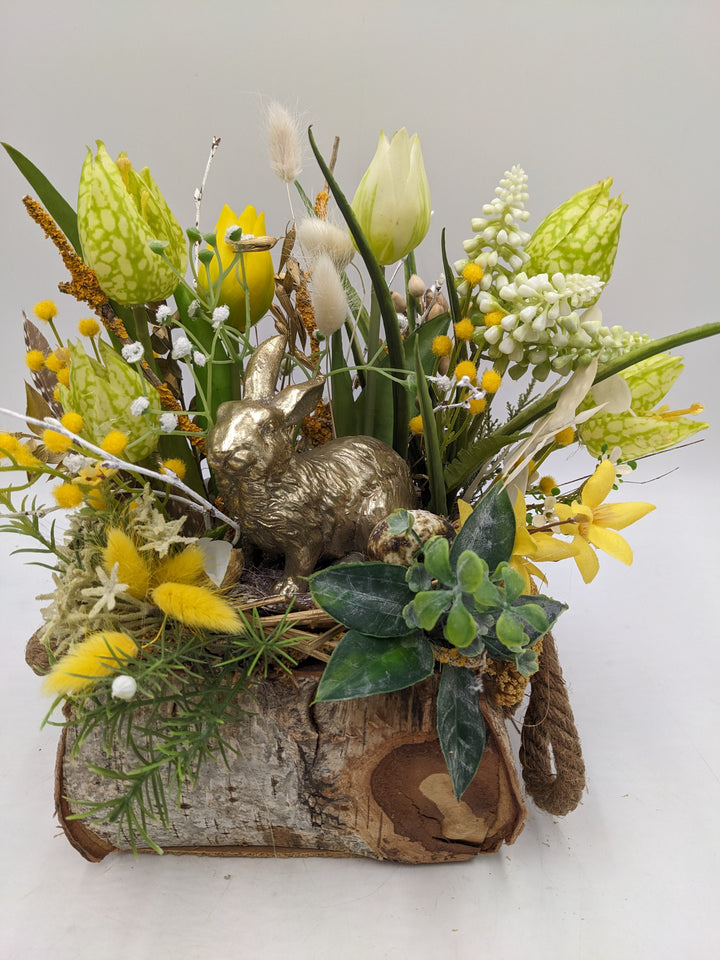 Ostergesteck Frühlingsgesteck Tulpen Hase gelb gold