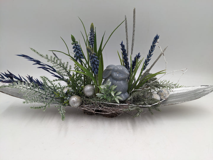 Ostergesteck Frühlingsgesteck Hyazinthen Gräser blau silber