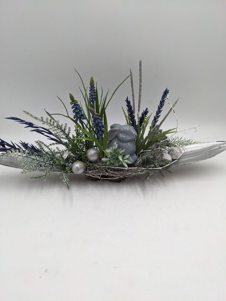 Ostergesteck Frühlingsgesteck Hyazinthen Gräser blau silber