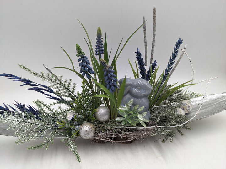 Ostergesteck Frühlingsgesteck Hyazinthen Gräser blau silber