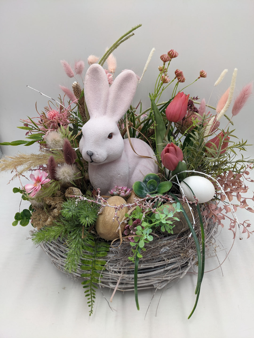 Osterkranz Frühlingskranz Tulpen Gräser Eier rosa