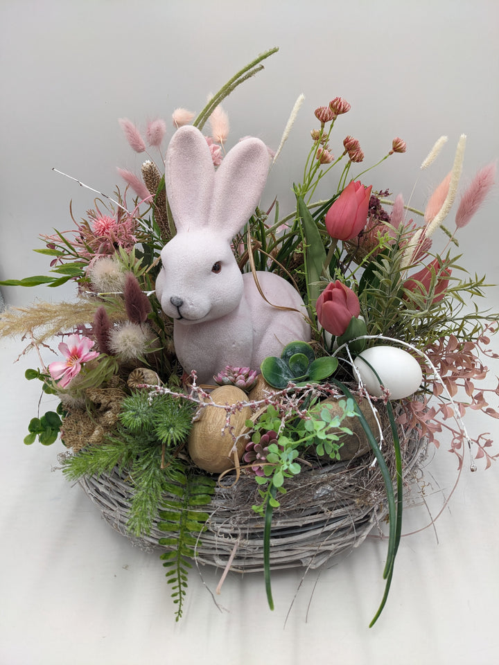 Osterkranz Frühlingskranz Tulpen Gräser Eier rosa