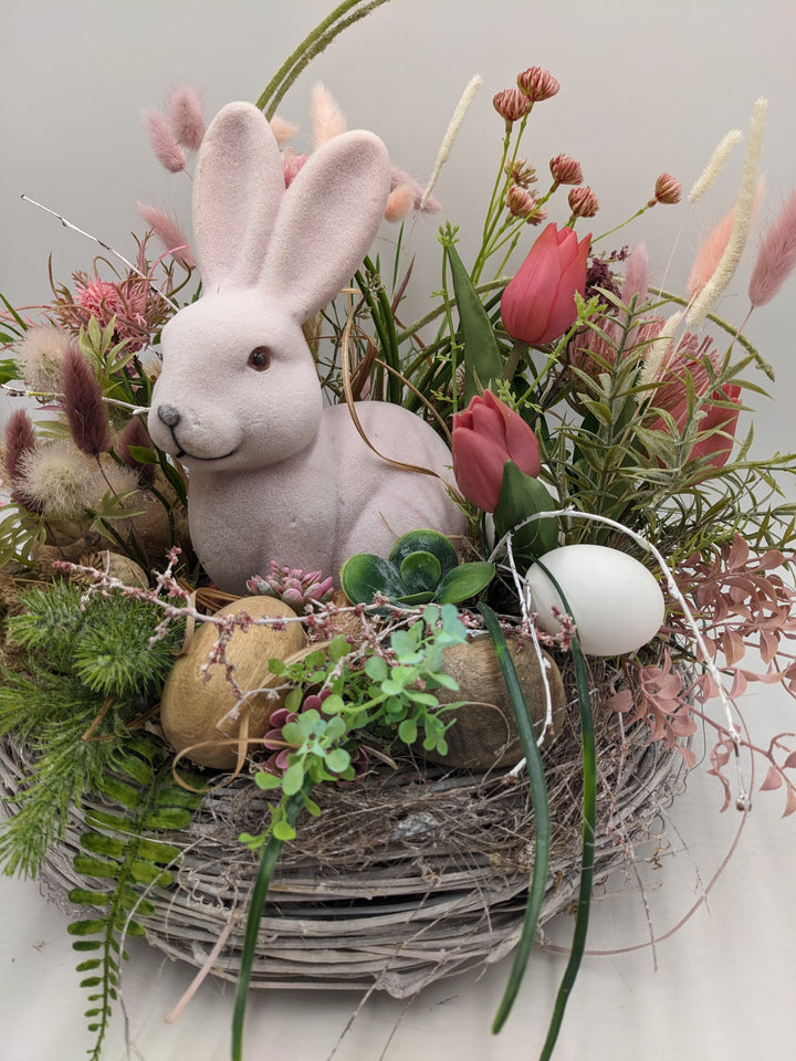 Osterkranz Frühlingskranz Tulpen Gräser Eier rosa