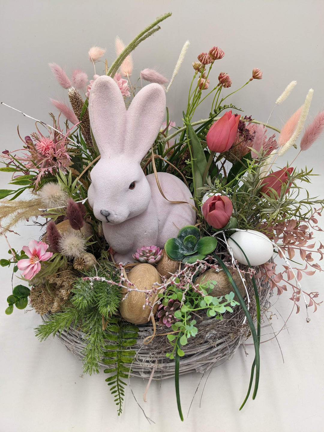 Osterkranz Frühlingskranz Tulpen Gräser Eier rosa