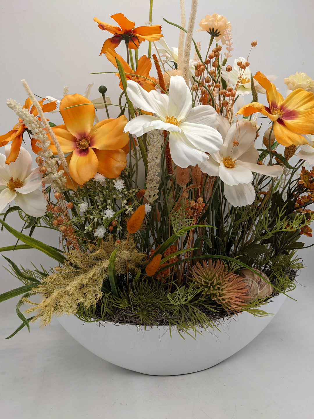 Sommergesteck Blüten orange weiss