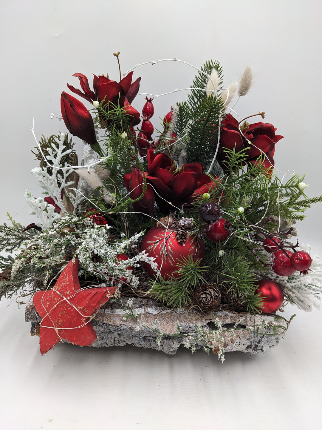 Wintergesteck Amaryllis Zapfen LED rot