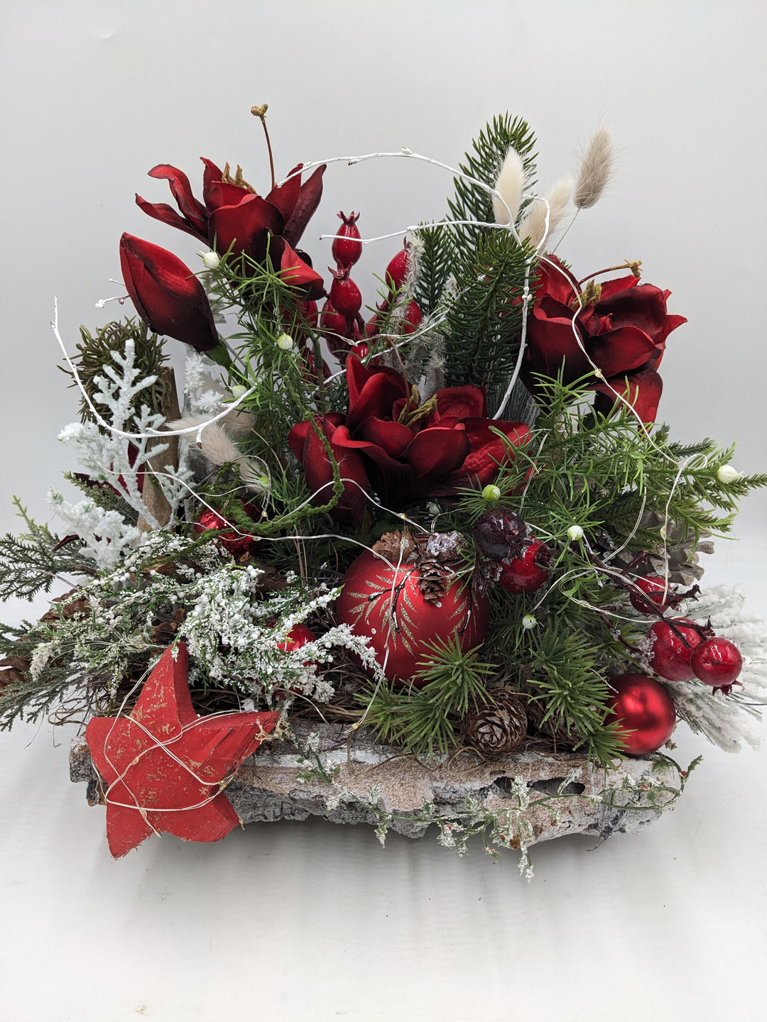 Wintergesteck Amaryllis Zapfen LED rot