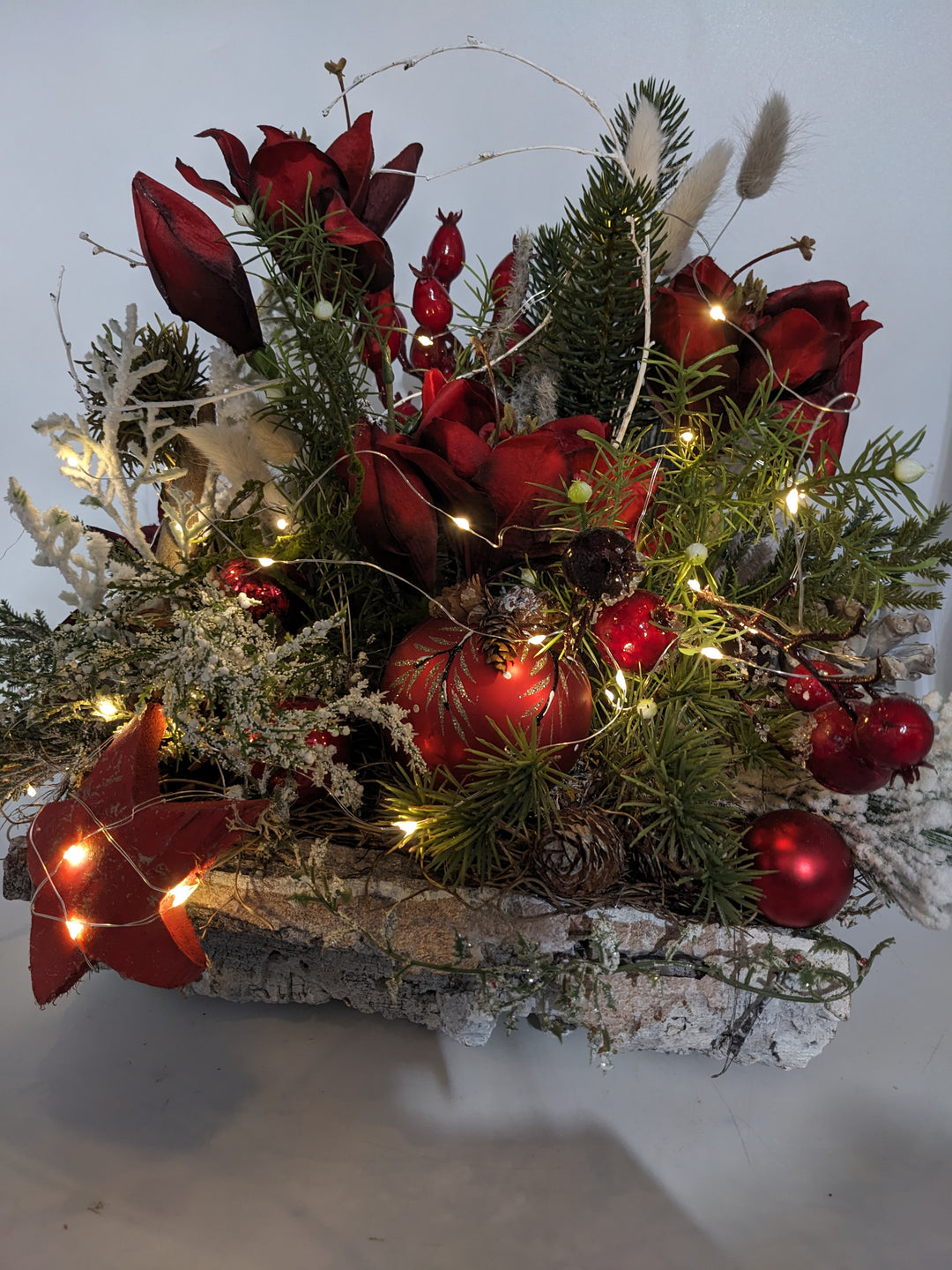 Wintergesteck Amaryllis Zapfen LED rot