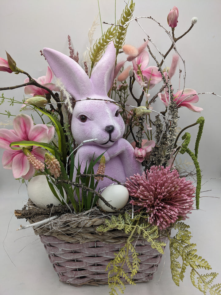 Ostergesteck Frühlingsgesteck Magnolien Hase Hyazinthen rosa