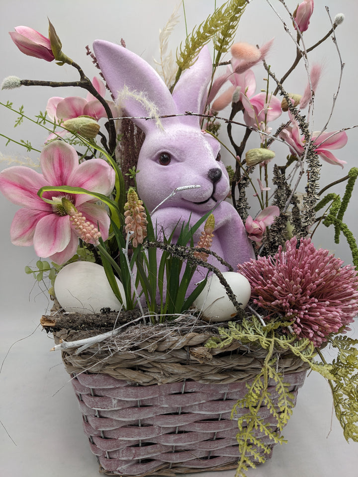 Ostergesteck Frühlingsgesteck Magnolien Hase Hyazinthen rosa