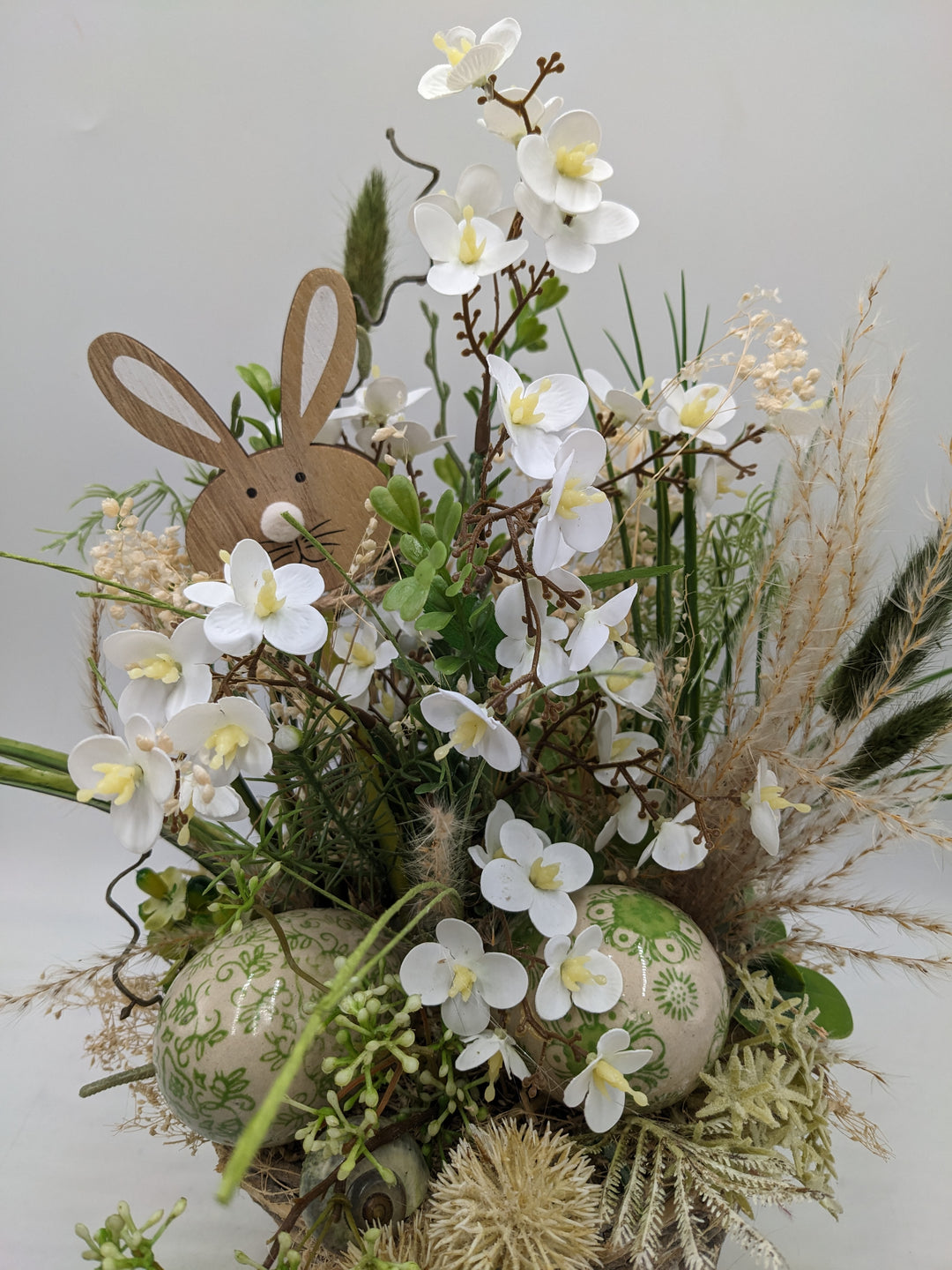 Ostergesteck Hase Gräser natur grün weiss