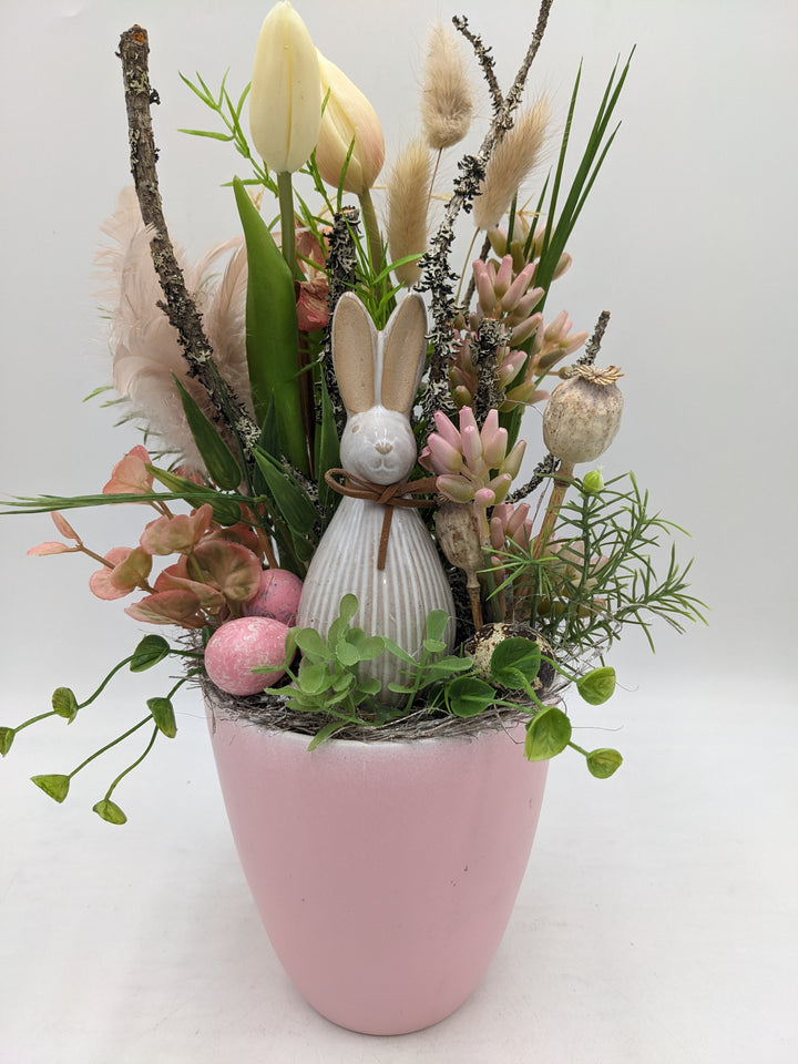 Ostergesteck Hase Tulpen Gräser rosa