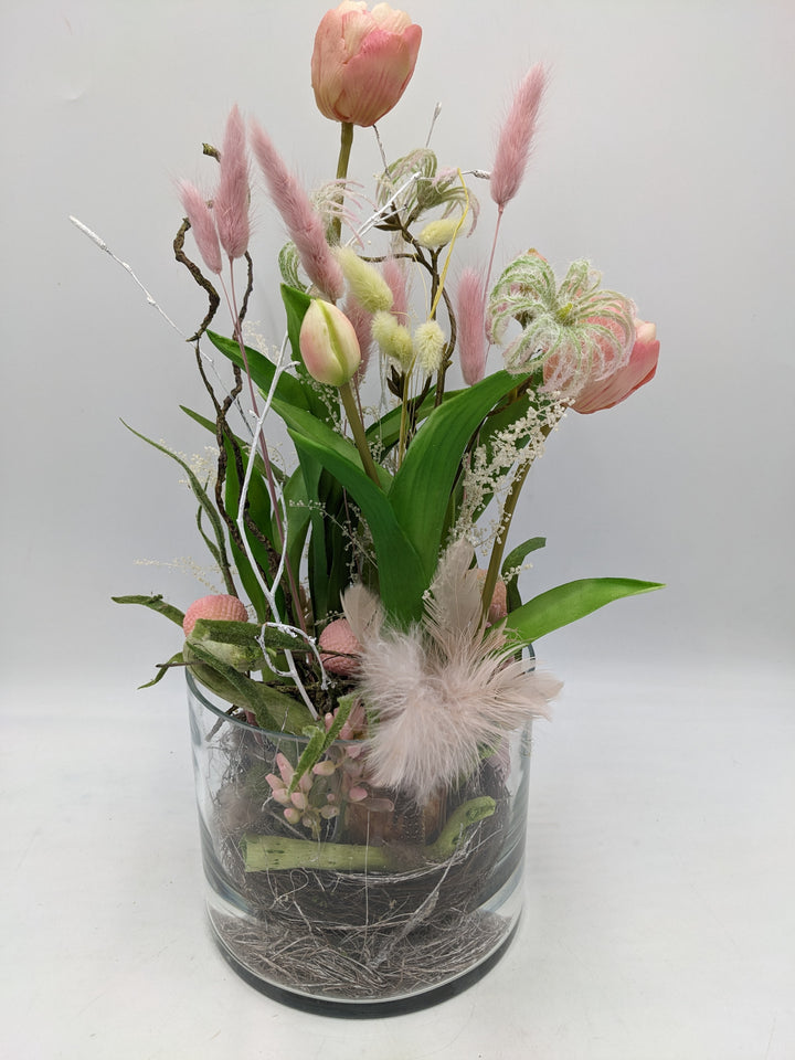 Frühlingsgesteck Tulpen Vase Federn Gräser rosa
