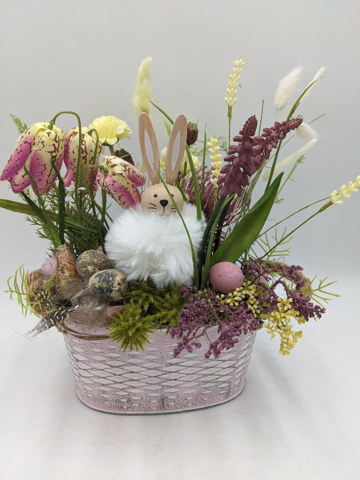 Ostergesteck Frühlingsgesteck Hase Hyazinthen rosa gelb