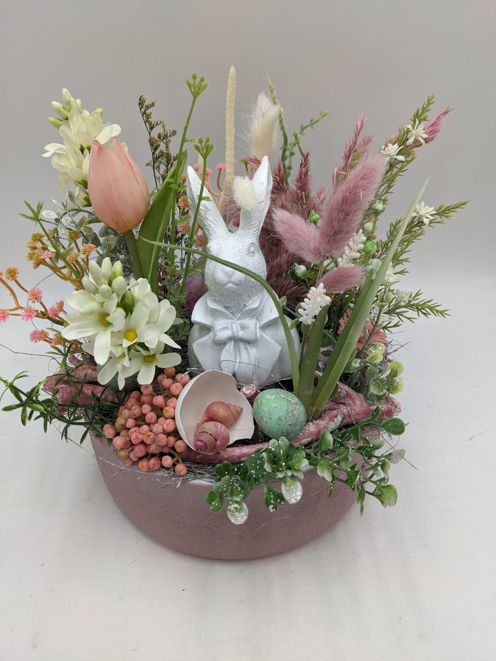 Ostergesteck Frühlingsgesteck Hyazinthen Hase rosa weiss