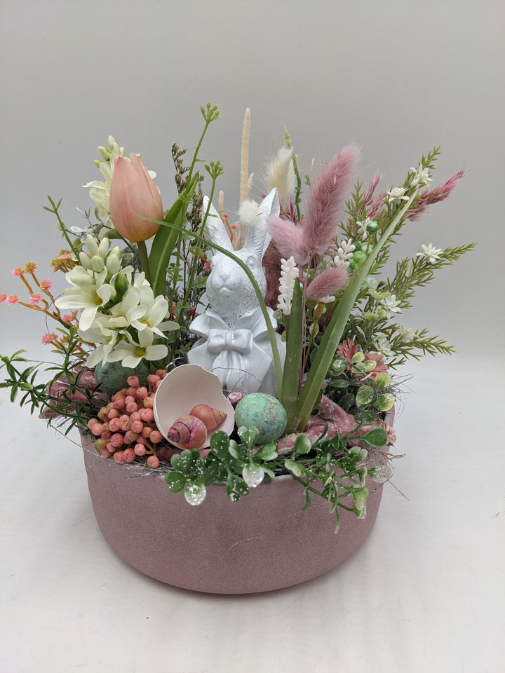 Ostergesteck Frühlingsgesteck Hyazinthen Hase rosa weiss