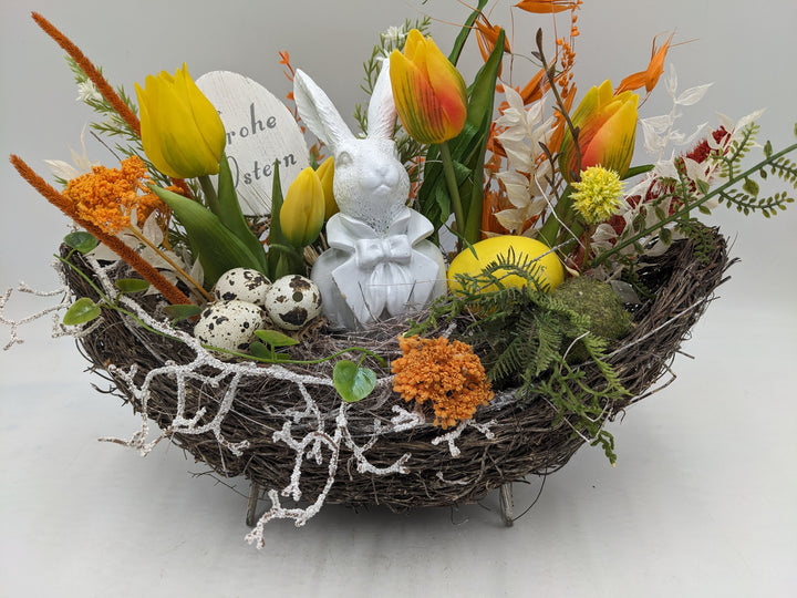 Ostergesteck Frühlingsgesteck Tulpen Hase orange gelb