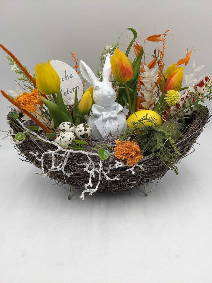 Ostergesteck Frühlingsgesteck Tulpen Hase orange gelb