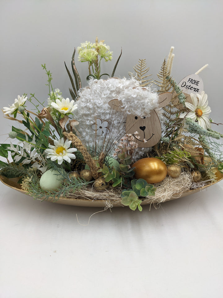 Ostergesteck Frühlingsgesteck Schaf Gräser gold weiss