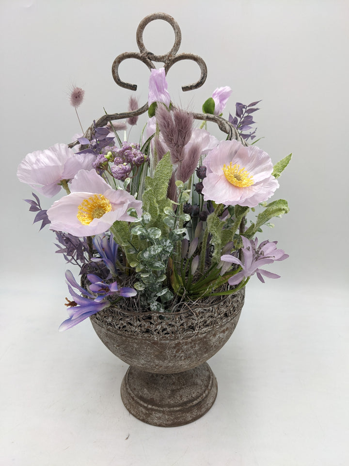 Frühlingsgesteck Gräser lila mauve
