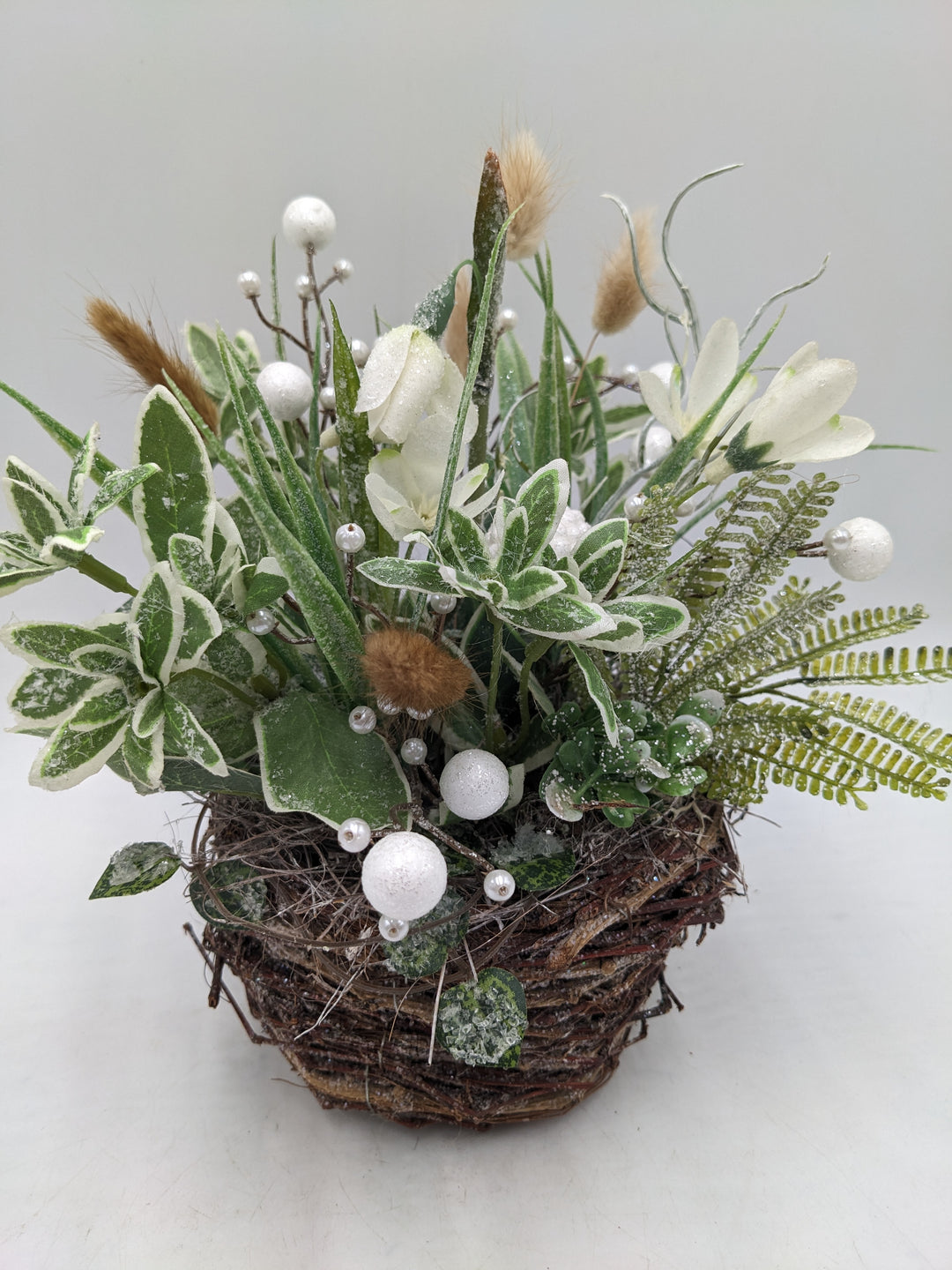 Wintergesteck Frühlingsgesteck Gräser geeist weiss