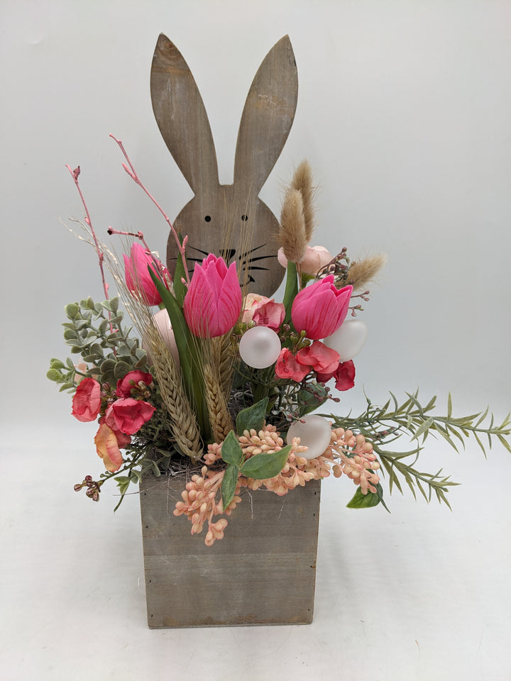 Ostergesteck Frühlingsgesteck Tulpen Gräser Eier rosa