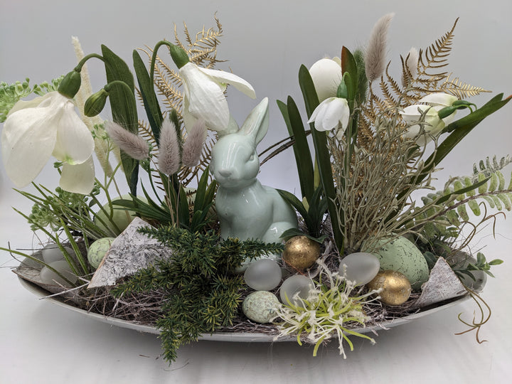 Ostergesteck Frühlingsgesteck Gräser Eier mint weiss gold