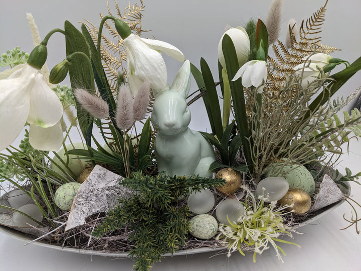 Ostergesteck Frühlingsgesteck Gräser Eier mint weiss gold
