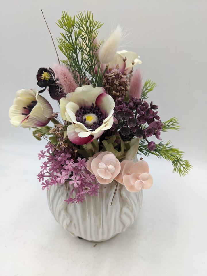 Frühlingsgesteck Anemonen Gräser lila rosa