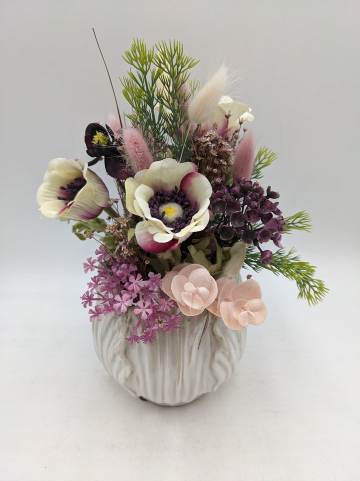 Frühlingsgesteck Anemonen Gräser lila rosa