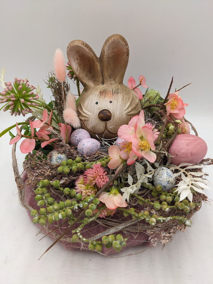 Ostergesteck Frühlingsgesteck Sedum Eier Hase Gräser rosa