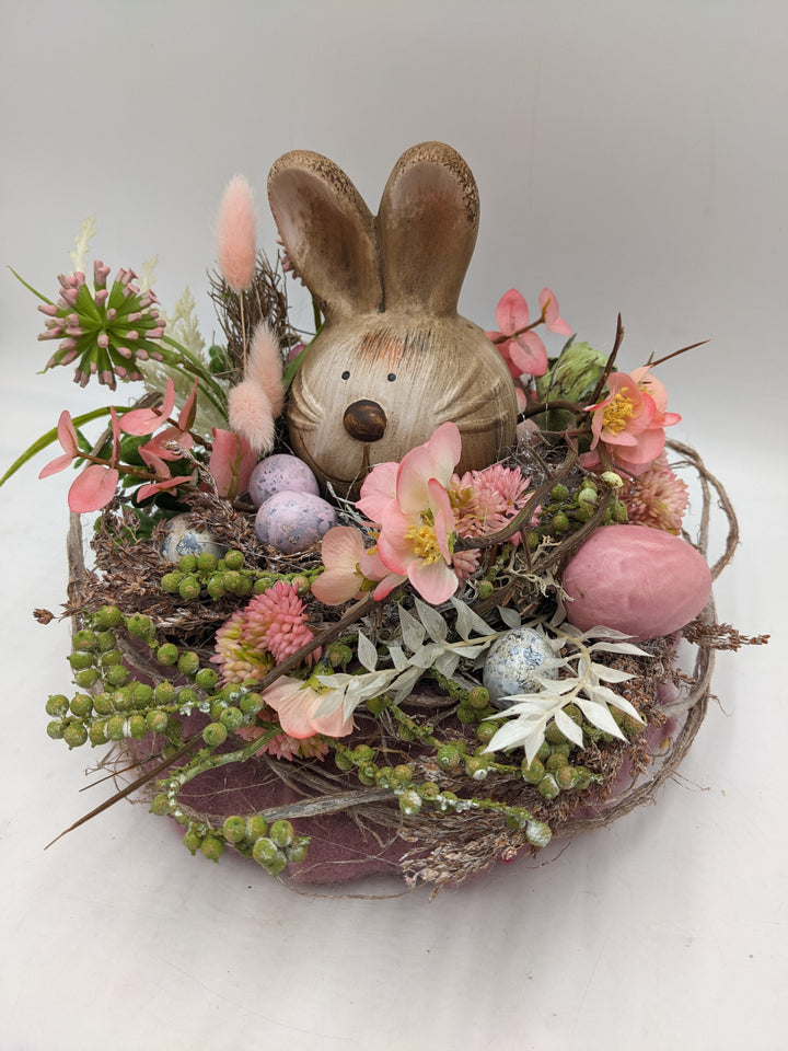 Ostergesteck Frühlingsgesteck Sedum Eier Hase Gräser rosa