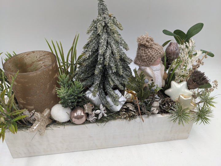 Wintergesteck Teelicht Tanne Geschenke weiss braun