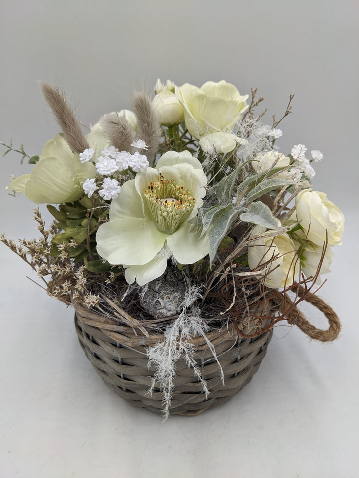 Frühlingesteck Anemone Ranunkel weiss