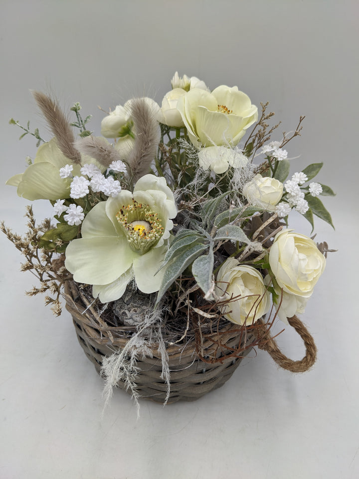 Frühlingesteck Anemone Ranunkel weiss