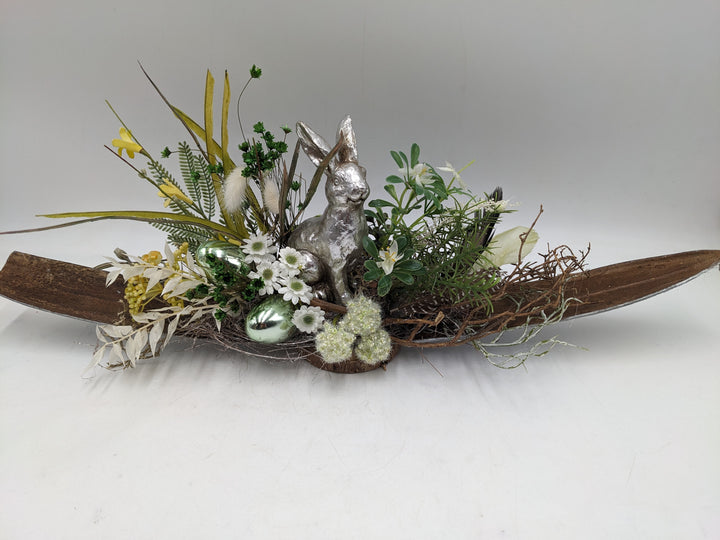 Ostergesteck Frühlingsgesteck Gräser Hase silber grün